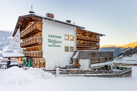 Das Alpen Wohlfühlhotel Dörflwirt im Winter